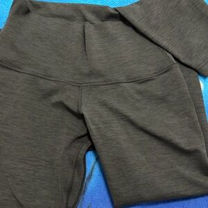 Golden by Aritzia 26” High Rise Butter Leggings - size 2